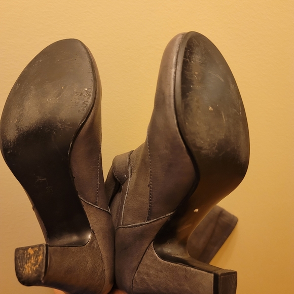 STEVE MADDEN Gray GRAINED leather Heel Boot Pull on - Picture 6 of 6